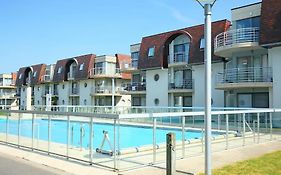 Studio voor 4 personen met zwembad aan zee